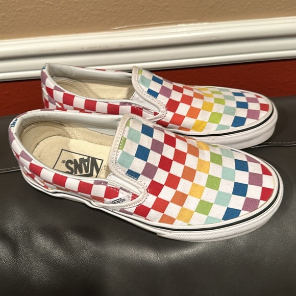 Vans Classic Slip-ons Rainbow Checkered - NWOT…US Women’s size 7.5 or Mens sz 6 - Picture 5 of 9